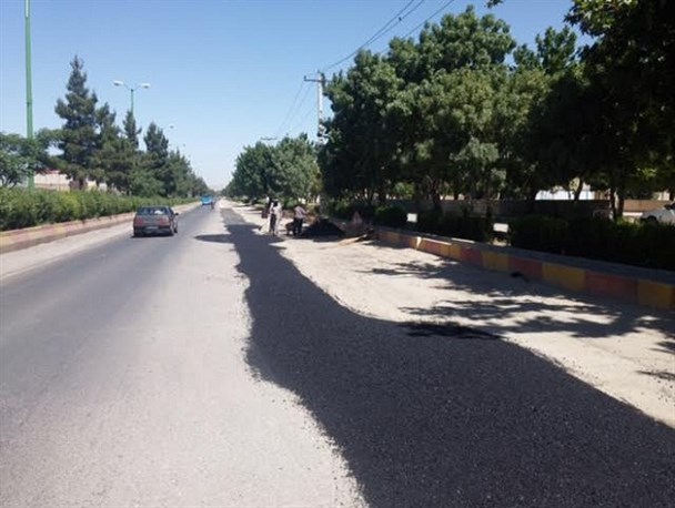 آغاز مجدد عملیات بهسازی و لکه گیری آسفالت در نهاوند