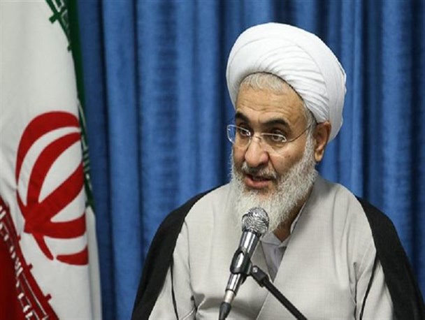 انتقاد امام جمعه قزوین از عدم حضور مسئولان در شورای زکات/ اعضای اصلی در جلسات حضور پیدا کنند