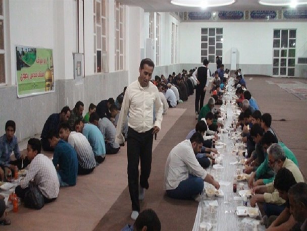 ضیافت افطاری و جشن میلاد امام حسن مجتبی(ع) در مصلی لردگان برگزار شد+تصاویر