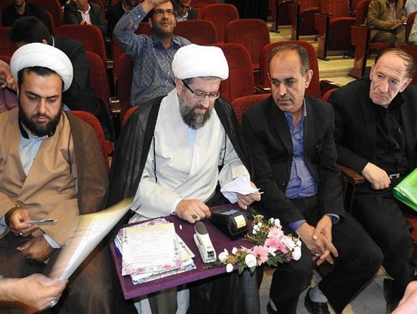 جشن گلریزان در شهرستان اردل برگزار شد+تصویر