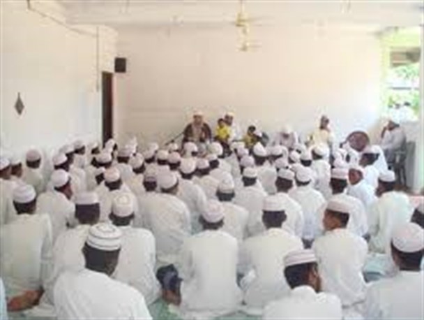 جنگهای جهان اسلام به هیچ وجه اسلامی نیست/علمای اهل سنت دنباله رو رهبری باشند