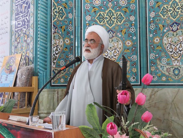 مذاکره کنندگان سرسوزنی از مواضع خود عقب نشینی نکنند