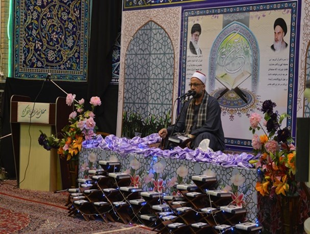 محفل انس با قرآن کریم با حضور قاری مصری در مسجد جامع دماوند+تصاویر