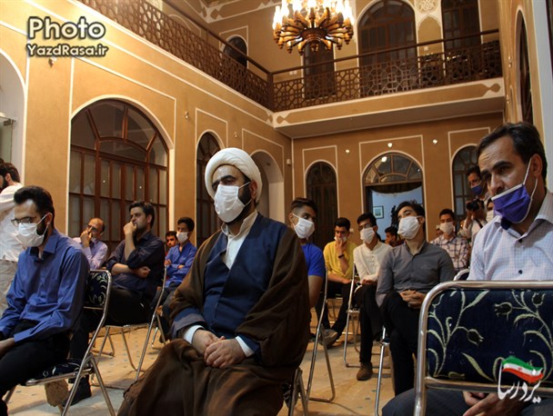 برگزاری محفل طنز قندشکن در یزد