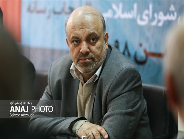 مرکز پژوهش‌ها باید تحت نظارت کمیسیون آموزش عمل کند