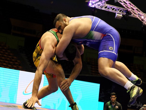 کشتی قهرمانی جوانان آسیا| اعضای تیم کشتی فرنگی جوانان بامداد راهی بحرین شدند