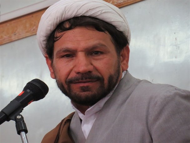مراقب باشیم عزت و اقتدار امروز ما  قربانی دنیاطلبی و رفاه طلبی نشود