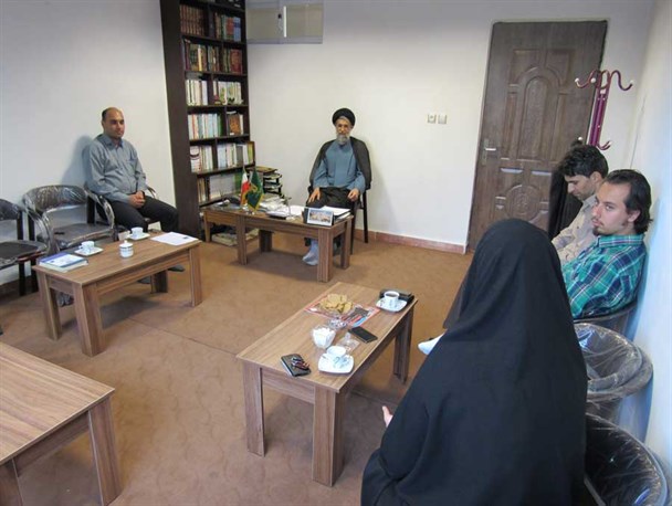 برای رسیدن به محتوایی وزین تر و مناسب تر در جشنواره های آینده تلاش نمایید