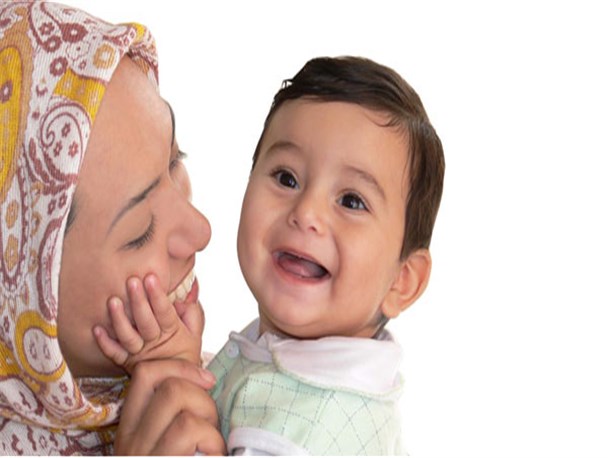 شیر مادر اولین آنتی بیوتیک و واکسن زنده برای نوزادان است