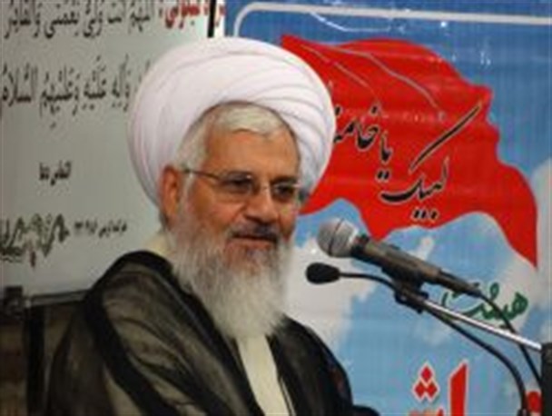 آرامش امروز ایران به خاطر حرکت مردم بر حول محور ولایت است/حلقه های صالحین امید نظام و مقام معظم رهبری هستند