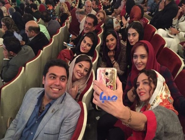 «جشن حافظ»؛ نمونه بارزی از ولنگاری فرهنگی/ جشن سینمائی یا محلی برای نشان دادن پوشش مانکن ها و آرایش برخی هنرمندان زن؟!/ وزارت فرهنگ در خواب زمستانی