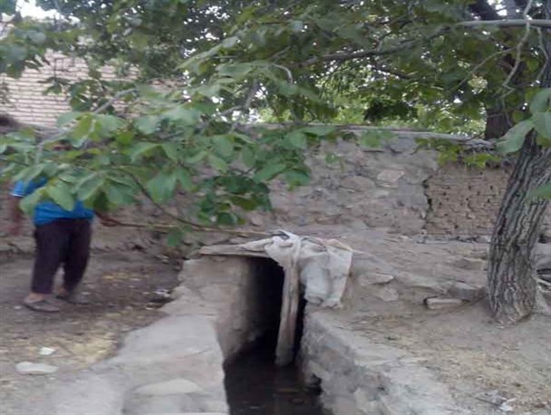 بوی تعفن سگ در قنات اسلام آباد رابر همچنان ادامه دارد