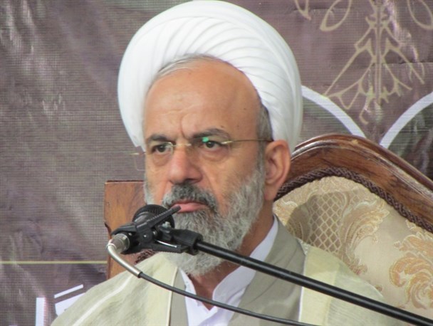 برخی ها نماز جمعه و ائمه جمعه را می خواهند به چالش بکشند/ الگوی ائمه جمعه ما باید آیت الله مشکینی باشد