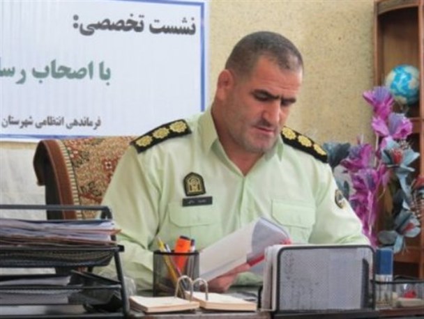 پلیس نهاوند با حمل کنندگان سلاح سرد برخورد قاطعی خواهد داشت/ دستگیری چند نفر در رابطه با استفاده از سلاح سرد