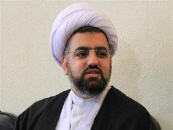 نماز جمعه حلقه وصل بین مدیران استان و مردم را برقرار می کند