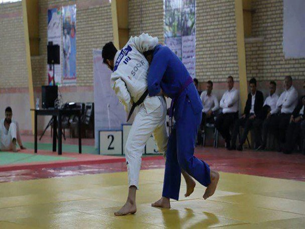 سپاه پرچم دار کمک به نیازمندان/ خدمت به مردم افتخار ورزشکاران است