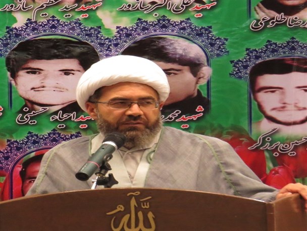 عامل پیروزی اسلام عشق به امام حسین(ع) و شهدا است