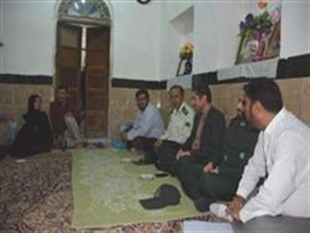 مسئولان دیلم به دیدار خانواده شهدا و جانبازان رفتند