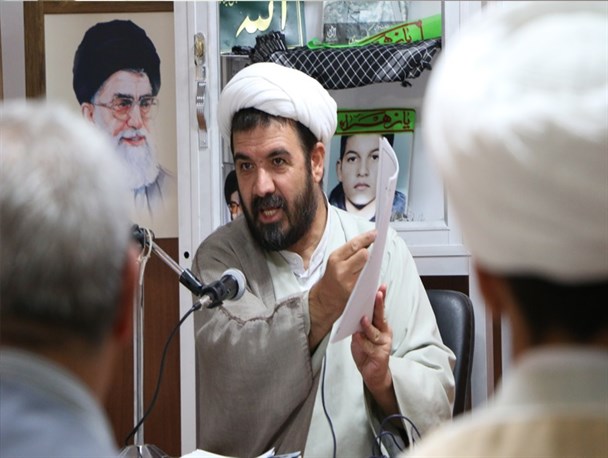 عدل، میوه عقل است/ باید به مساجد بازگردیم/ رهبری روی گعده های مردمی و دانشجویی حساب ویژه ای باز کرده اند