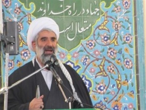 انتقاد امام جمعه بادرود از رواج منکرات در عروسی ها/ به جای حاشیه های بی اساس ازدواج را آسان بگیرید