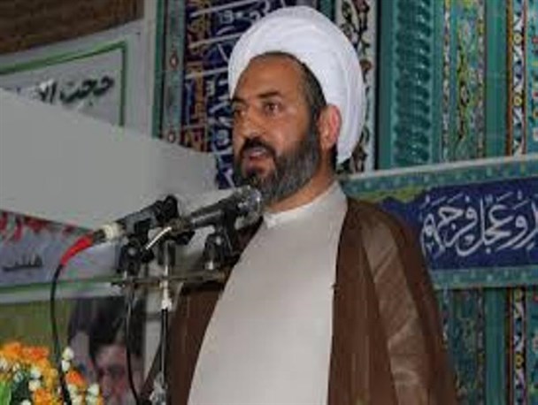 دشمنان به دنبال ضربه زدن به اسلام و مسلمین هستند/ خانواده ها از تجملات در امر ازدواج بپرهیزند