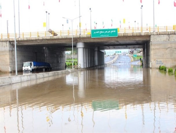 آب‌گرفتگی معابر در قائم‌شهر