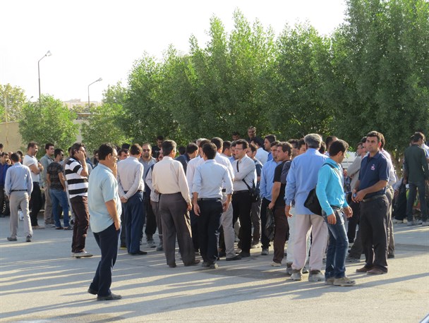 آتش و دود سهم جوانان بیکار گچسارانی از نفت و گاز/ سنگینی غم بیکاری فرزندان بردوش والدین+تصاویر