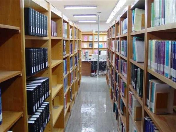 بی مهری مسئولین به قدیمی ترین کتابخانه لرستان/ کتابخانه شهید باهنر بروجرد در انتظار افتتاح