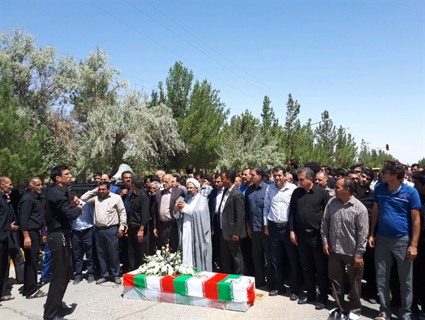 آزاده و جانباز سرافراز نیک آبادی به همرزمان شهیدش پیوست+تصاویر