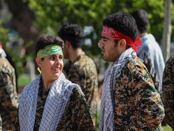 ۱۷۰ گروه جهادی پای کار آمدند/ سردار شاهرخی: ظرفیت بسیج، قفل‌های اقتصادی کشور را باز می‌کند