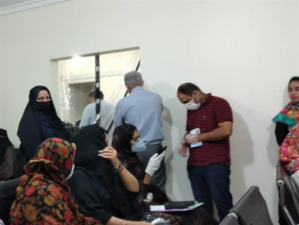 برخی کلینیک‌ها و مطب‌ها برای مردم کرونا تجویز می‌کنند