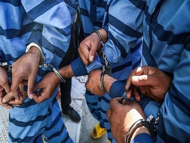 سه شرور و اراذل و اوباش دردام پلیس چرداول دستگیر شدند