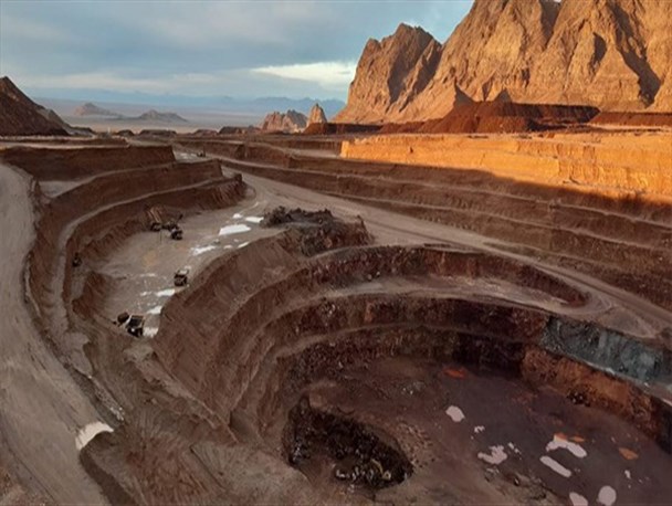 وزیر صمت از بزرگترین معدن سرب و روی خاورمیانه بازدید کرد