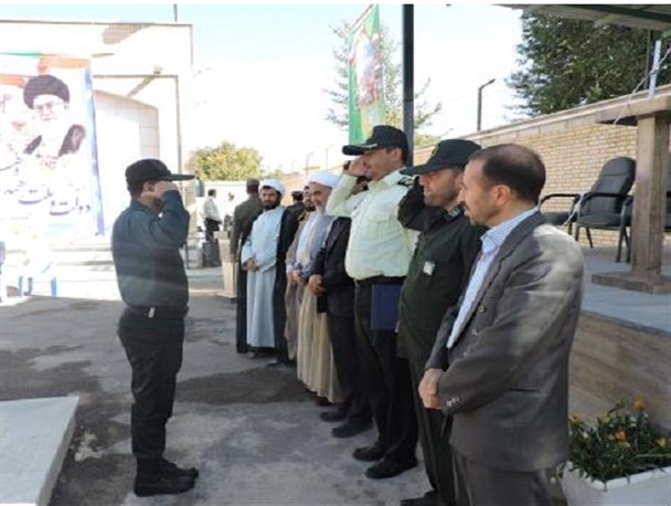 آیین صبحگاه مشترک نیروهای نظامی و انتظامی شهرستان چادگان/ تصاویر