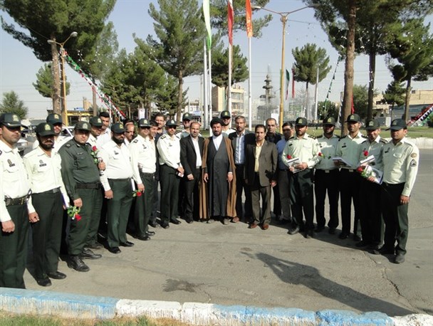 از مأموران انتظامی مستقر در معابر منتهی به مدارس در برخوار تقدیر شد +تصاویر