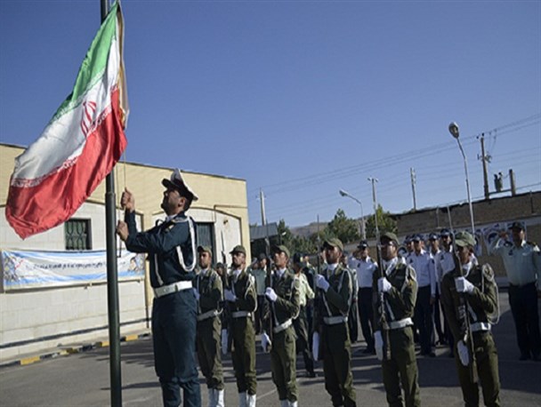 برگزاری صبحگاه مشترک به مناسبت هفته نیروی انتظامی در پاسارگاد + عکس