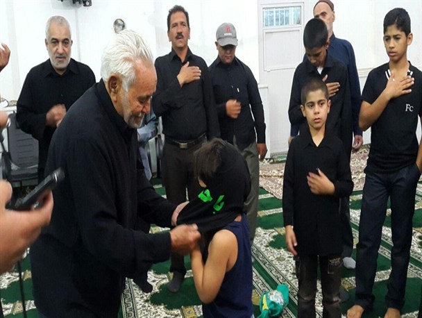 برگزاری آیین معنوی سیاه پوشان حسینی در خلیل آباد