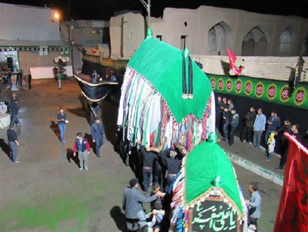 مراسم نخل گردانی در اردستان+ تصاویر