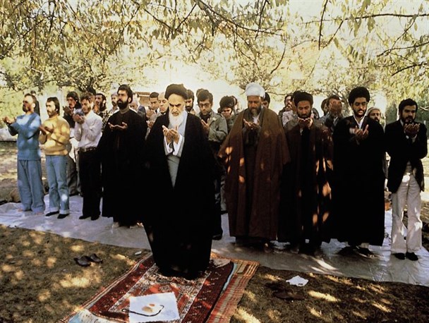 هجرت امام خمینی (ره) از نجف به پاریس نشان دهنده نبوغ و زیرکی سیاسی بود