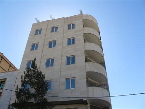 قطع انشعابات یک ساختمان در نهاوند در راستای اجرای حکم تخریب+ تصاویر