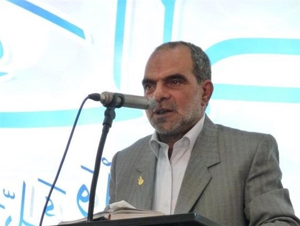 مداحان با قدم برداشتن در مسیر انقلاب، دِین خود را به اسلام ادا کنند