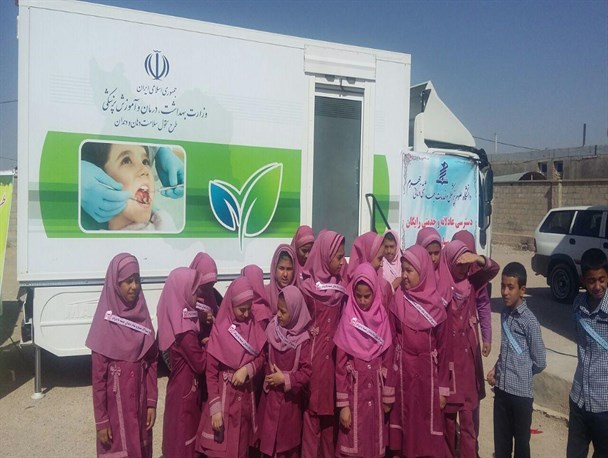 اولین کلینیک سیار دندانپزشکی در یکی از روستاهای محروم جهرم افتتاح شد