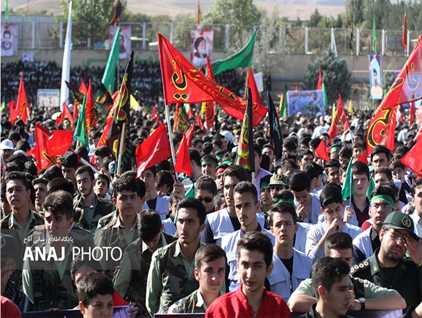 فریاد جوانان آذربایجانی در تبریز: دنیا یه اولسون اعلان، رهبره جانیم قربان