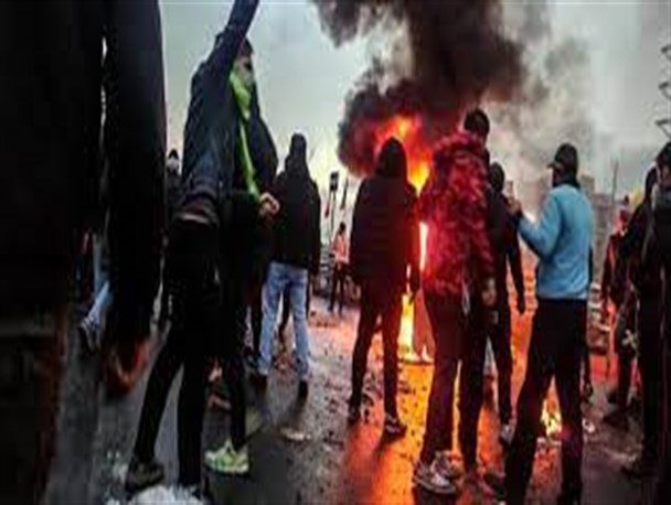 رحمانیت رهبر انقلاب نسبت به جوانان هیجان زده در حوادث اخیر/خواص مخالفت خود با برنامه‌ دشمنان خارجی را اعلام کنند