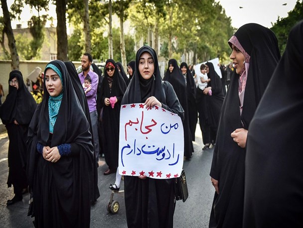 پویش "پدر دختری" در  چهارباغ برگزار شد/ سناریوی علی‌نژادها، تلنگری به مسئولین فرهنگی