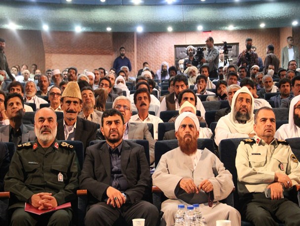 دست‌های پشت پرده را شناسایی و به قانون بسپارید/ دشمن اصلی امت اسلامی یهود است