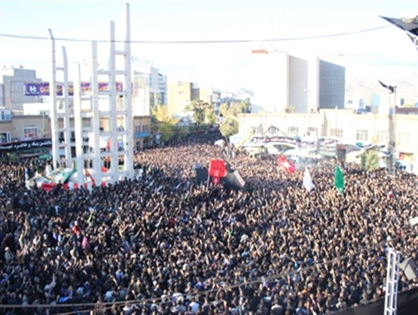 پایتخت شور و شعور حسینی بازهم خوش درخشید/ ندای "هیهات من‌الذله" طنین انداز شد