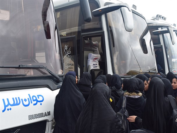 ۳۰۰ نفر از دانش آموزان بستان آباد راهی مناطق عملیاتی شمال غرب شدند + عکس