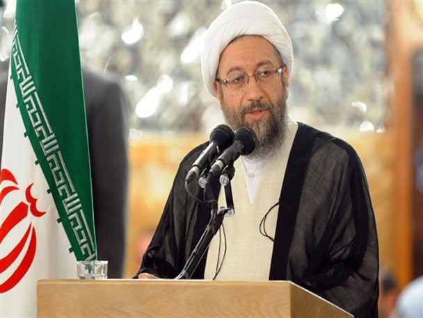 باید در برابر دولت‌ها و مقاماتی که در ظاهر با ما خوش و بش می‌کنند به خدا اقتدا کنیم