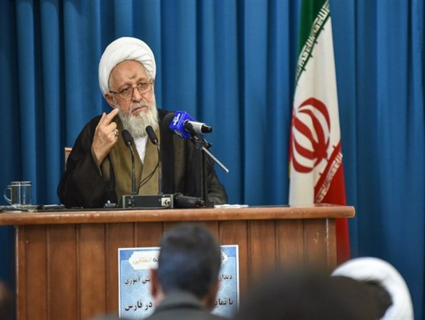دانش آموزان بسیجی انقلابی بودن و انقلابی ماندن را مورد توجه قرار دهند